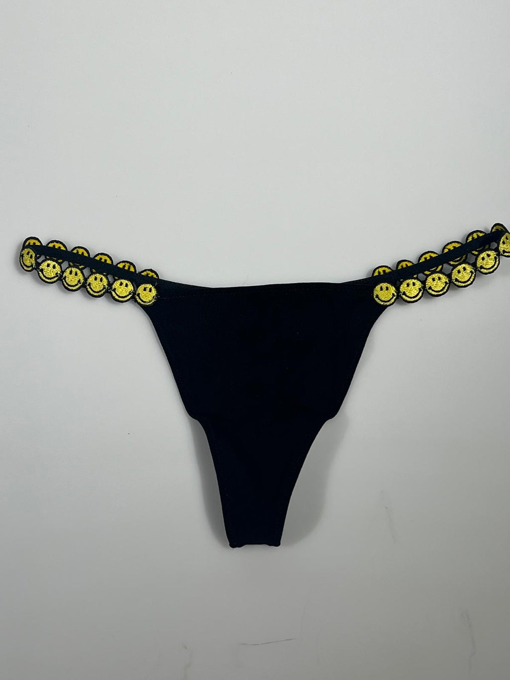 String - Marie Jo Smile