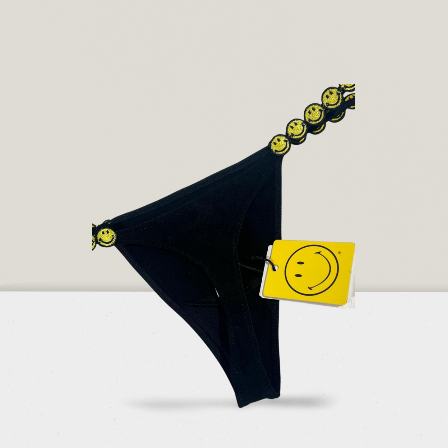 String - Marie Jo Smile